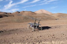 Clues to discovery of alien life found by Nasa rover in Chilean desert