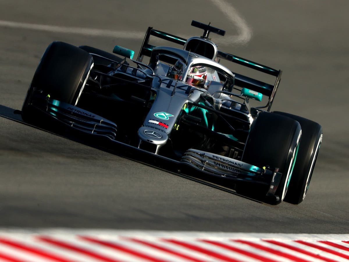 F1: Lewis Hamilton recovers from spin as Ferrari continue to impress in