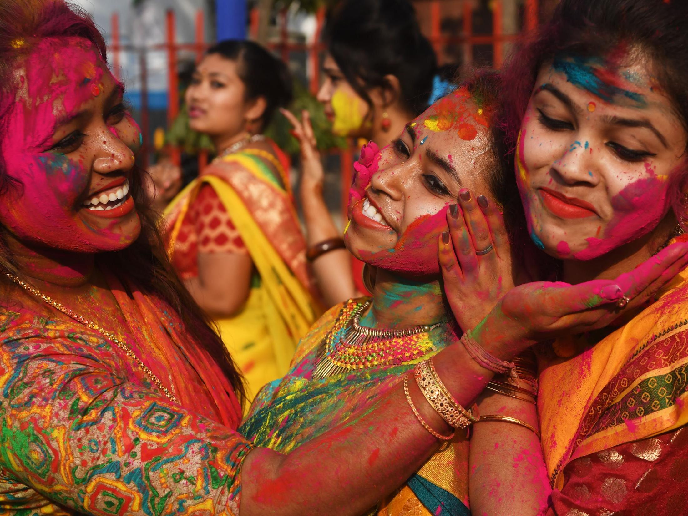 holi celebration in chennai