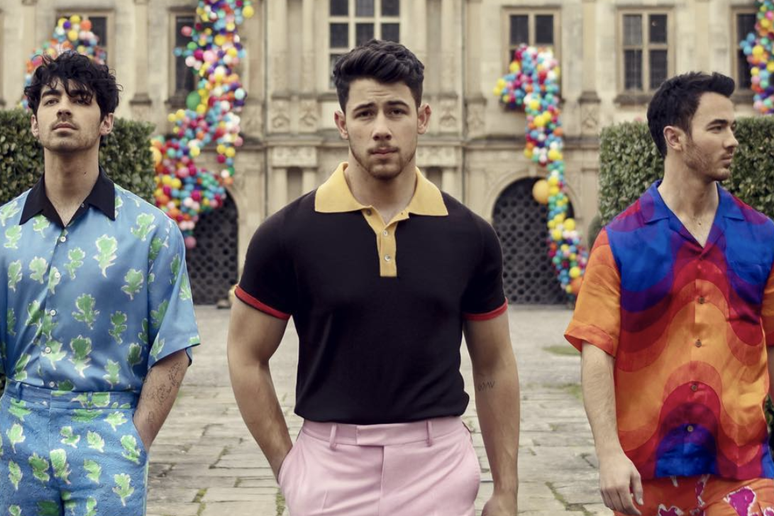 The Jonas Brothers announced their return on Thursday, revealing the name of their new single, "Sucker".