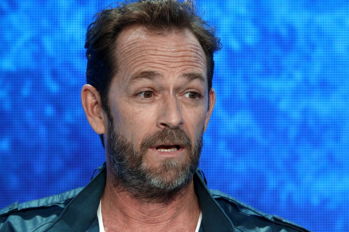 Luke Perry: Riverdale and 90210 star 'suffers major stroke', says ...