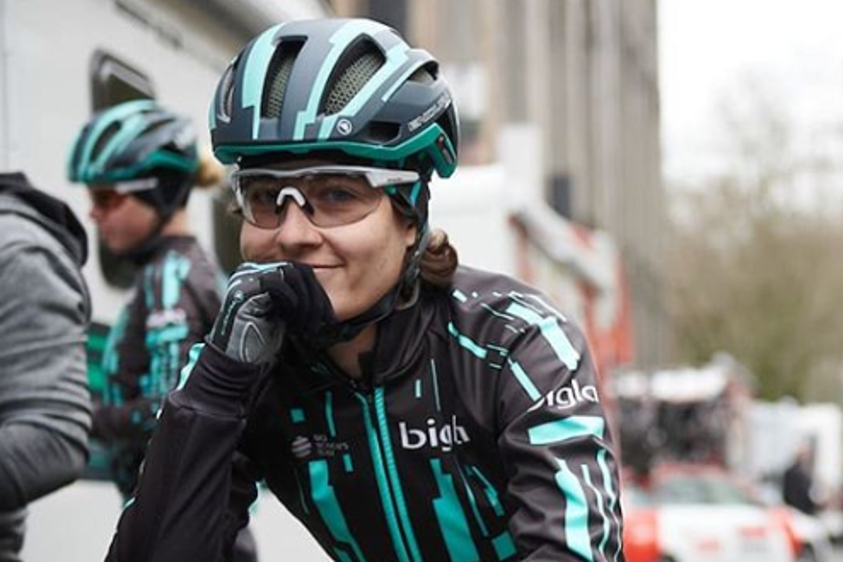 Cycling race stopped after woman catches man's race | The Independent ...