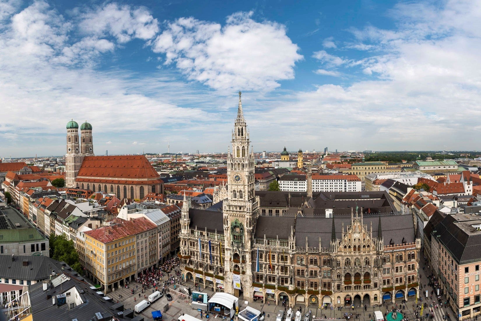 A panorama over Munich's Marienplatz