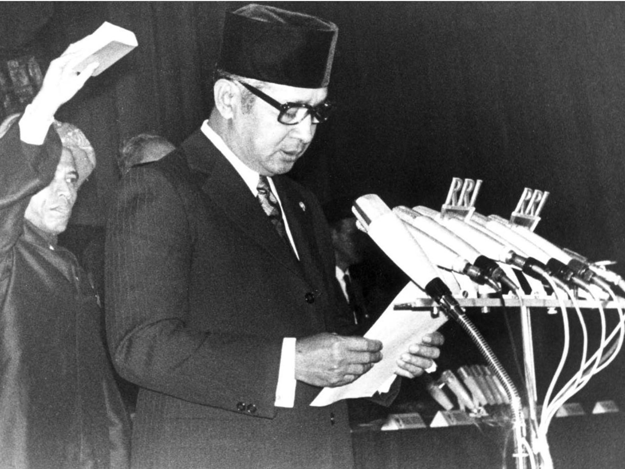 Indonesian president Suharto taking the oath of office?in Jakarta