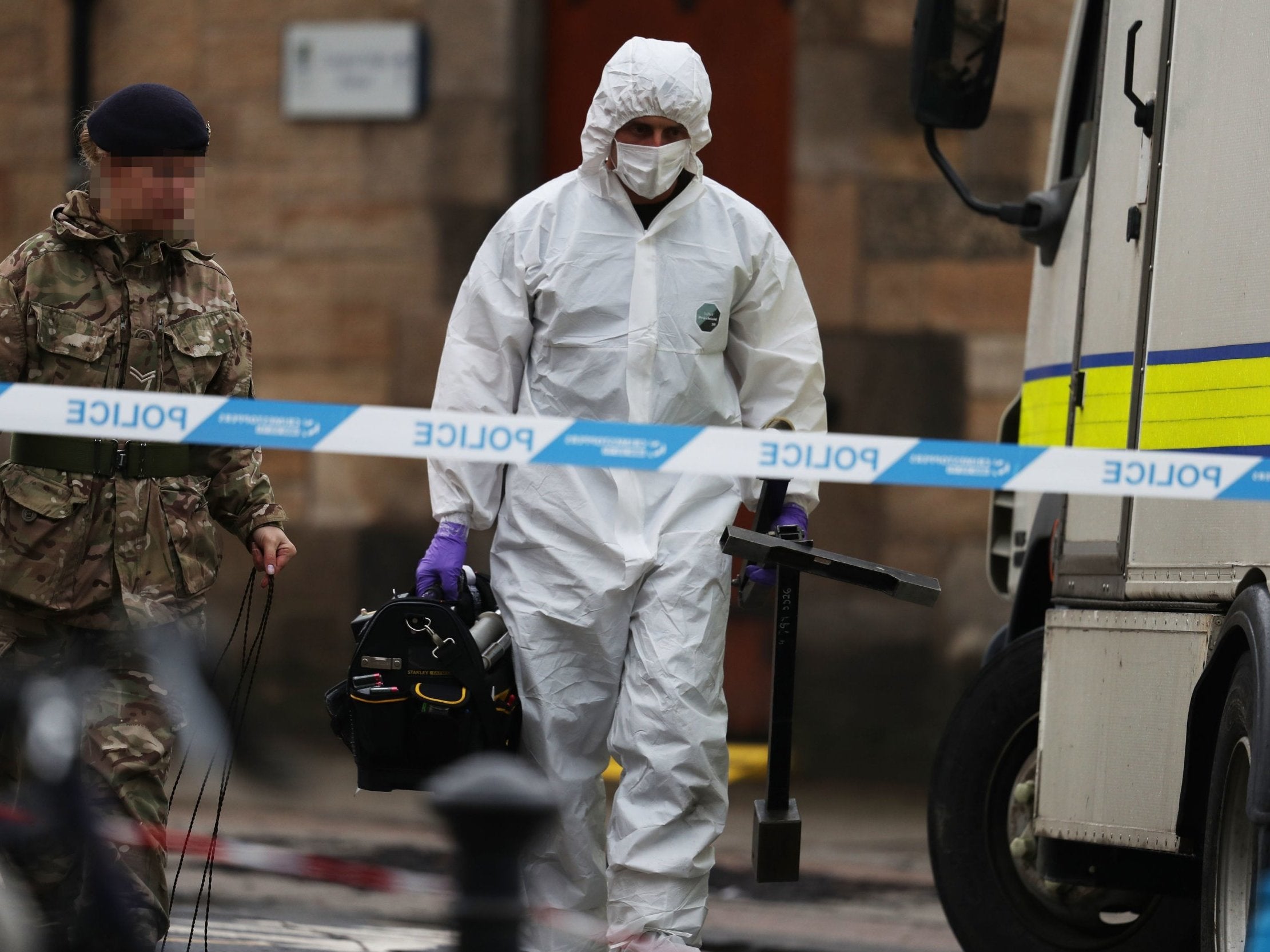 Bomb disposal personnel outside the University of Glasgow