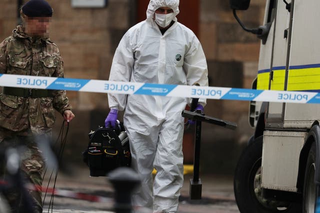 Bomb disposal personnel outside the University of Glasgow