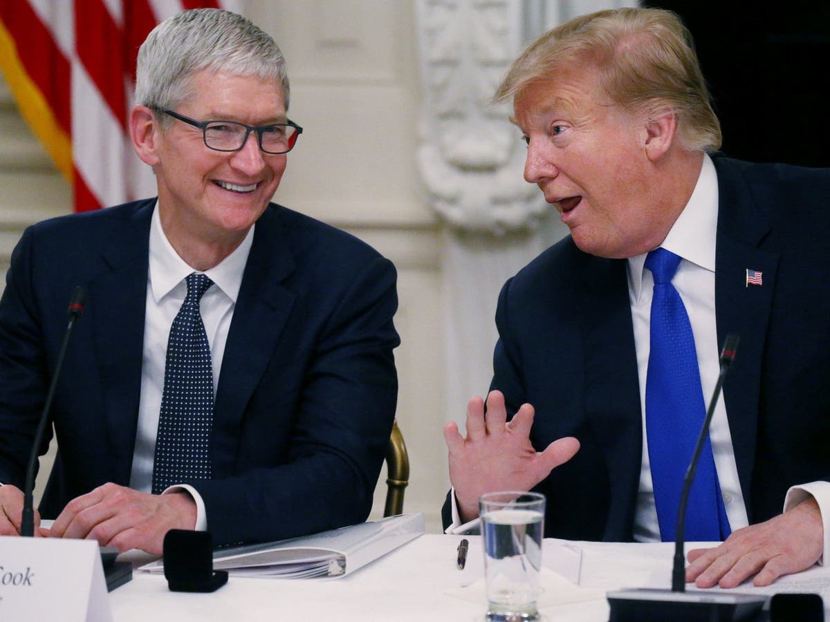 'Tim Apple': Trump calls Apple CEO Tim Cook by wrong name during White House meeting