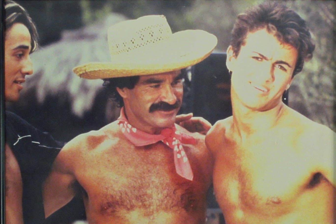 Tony Pike com George Michael e Andrew Ridgley | Foto: Reprodução/Photos Pikes Ibiza