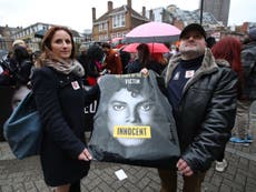 'Michael Jackson innocent' posters removed from London underground 