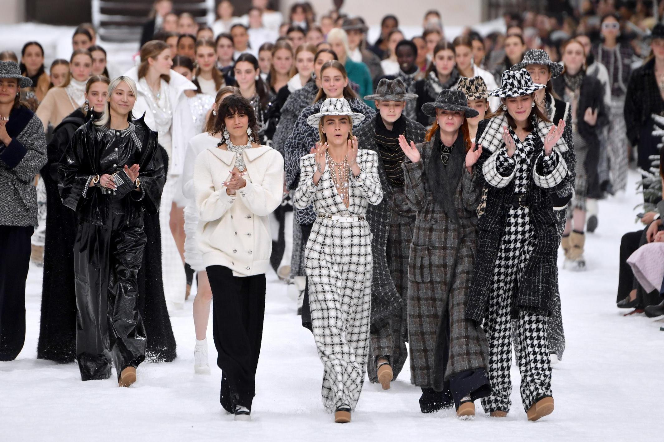 Kate Moss walks the runway during the Louis Vuitton Ready to Wear News  Photo - Getty Images