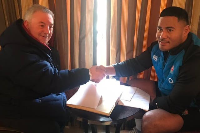 Manu Tuilagi agrees his Leicester Tigers contract extension with chief executive Simon Cohen
