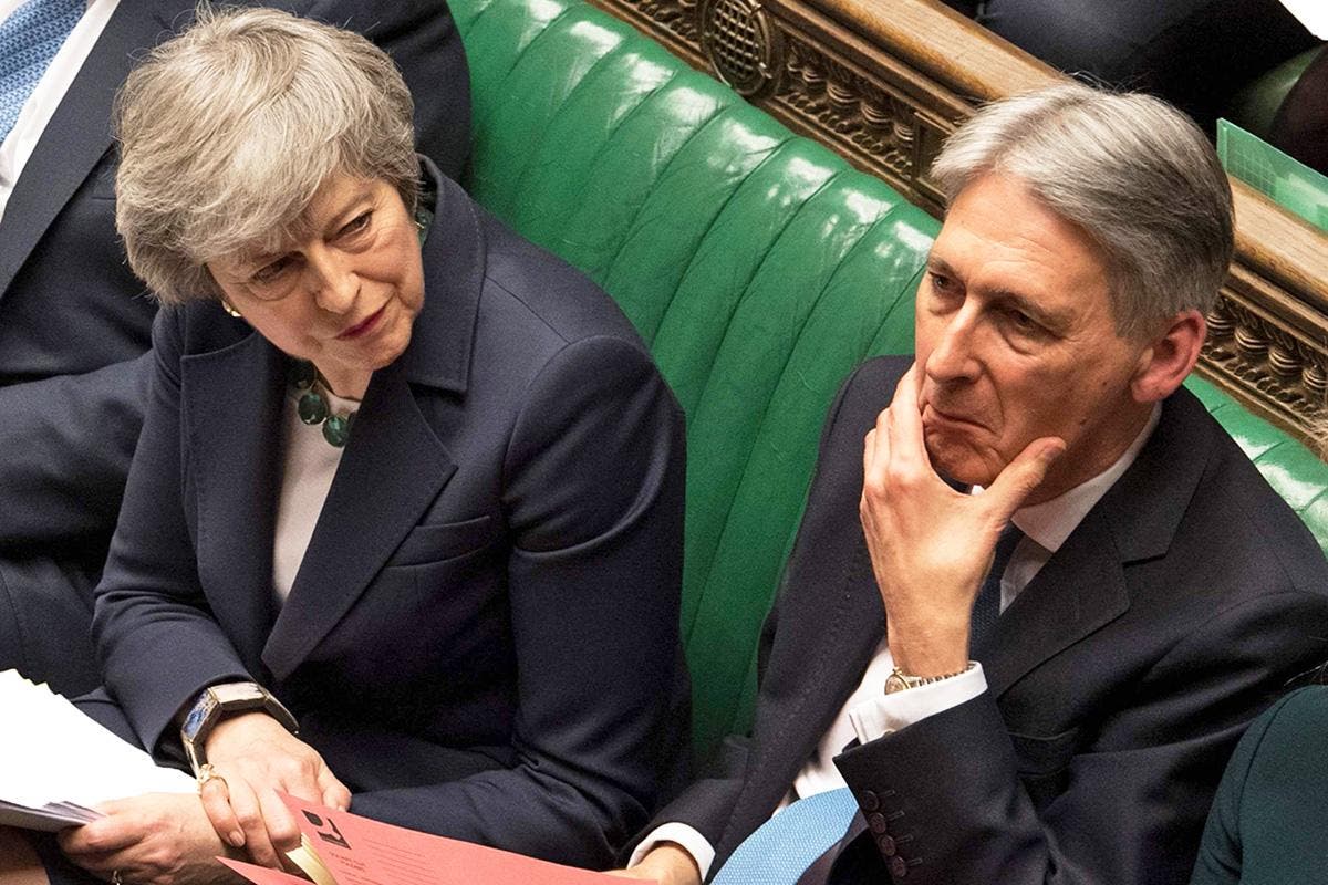 Brexit: Cabinet unity crumbles as eight top ministers refuse to back Theresa May's Article 50 extension