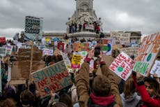 Give detentions to pupils who protest climate crisis, heads boss says