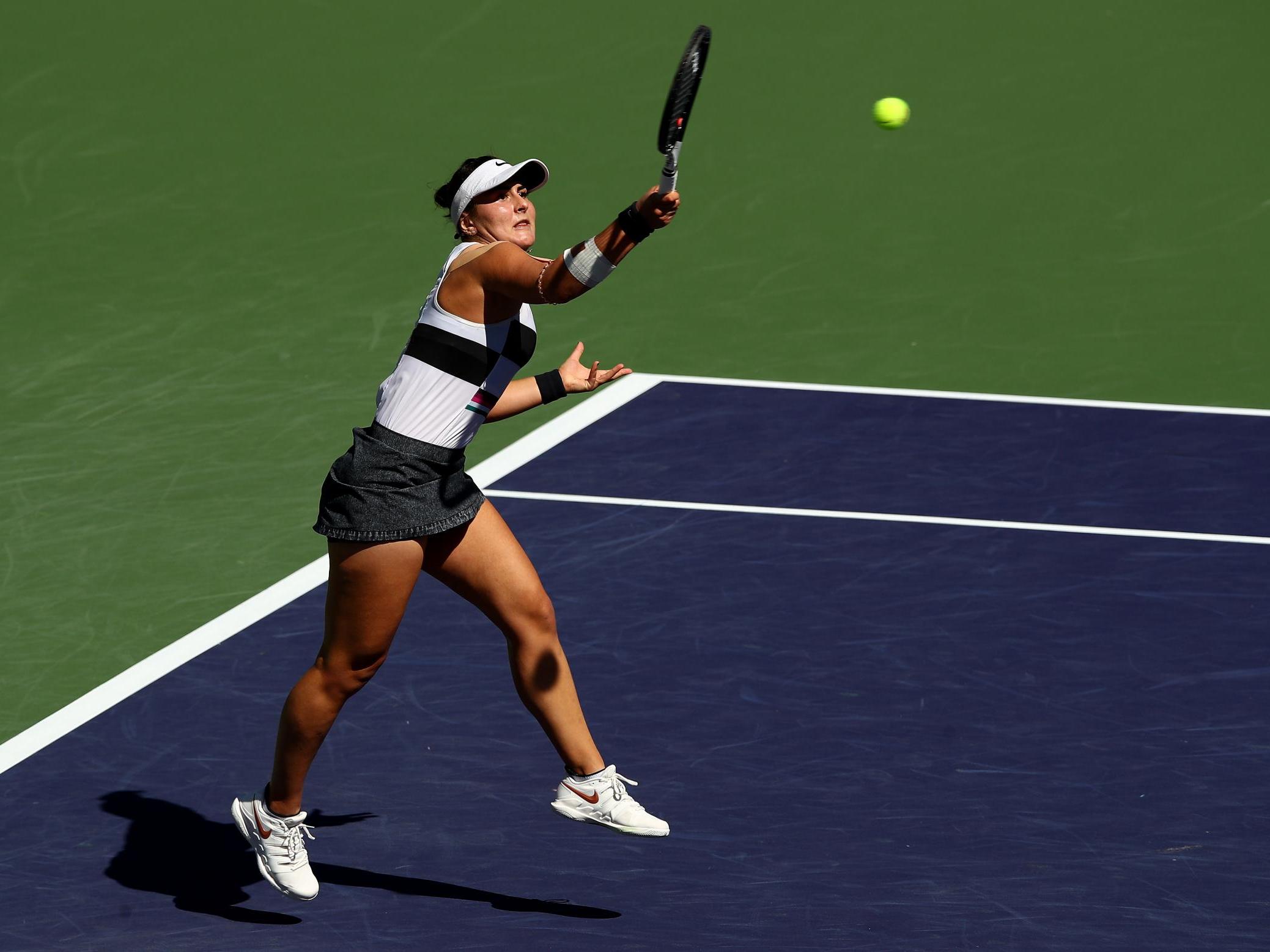 Bianca Andreescu in action against Angelique Kerber