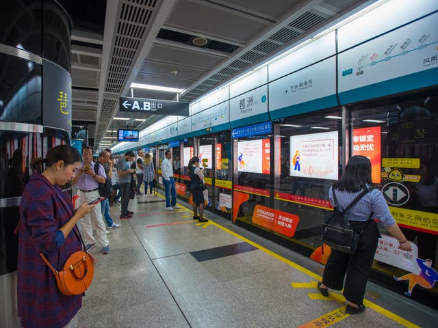 A number of incidents have been reported in which Guangzhou Metro staff have attempted to deny users entry due to their appearance