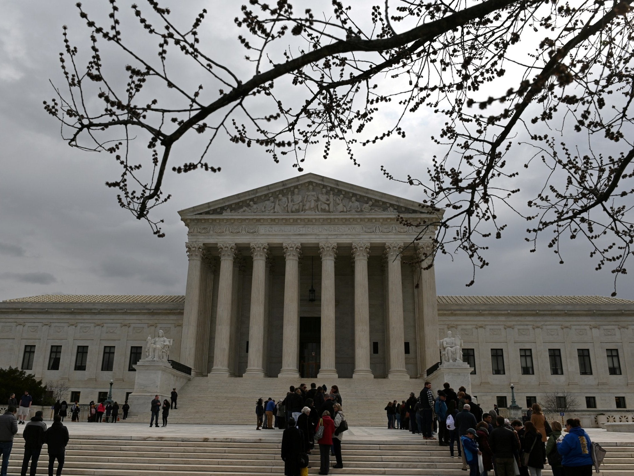 Trump gets Supreme Court victory as judges allow immigrant detention &apos;indefinitely without bail&apos;