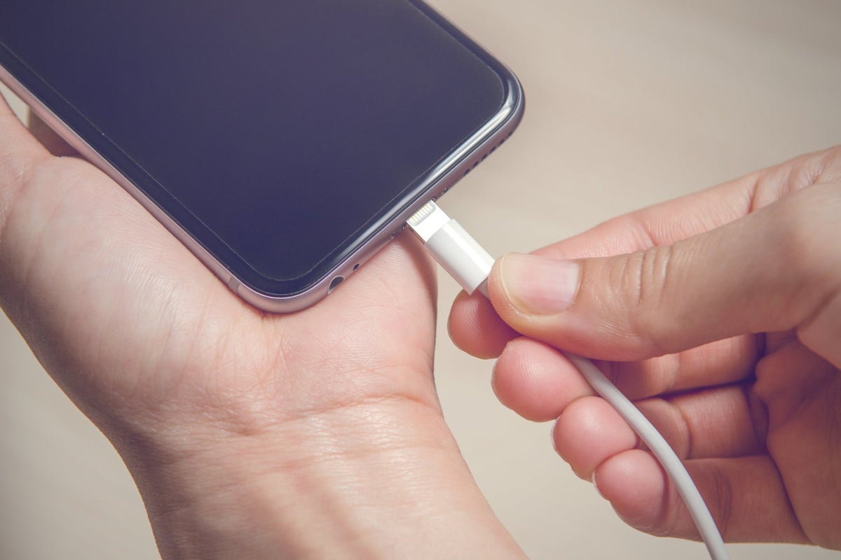 The common mistakes you’re making when charging your phone