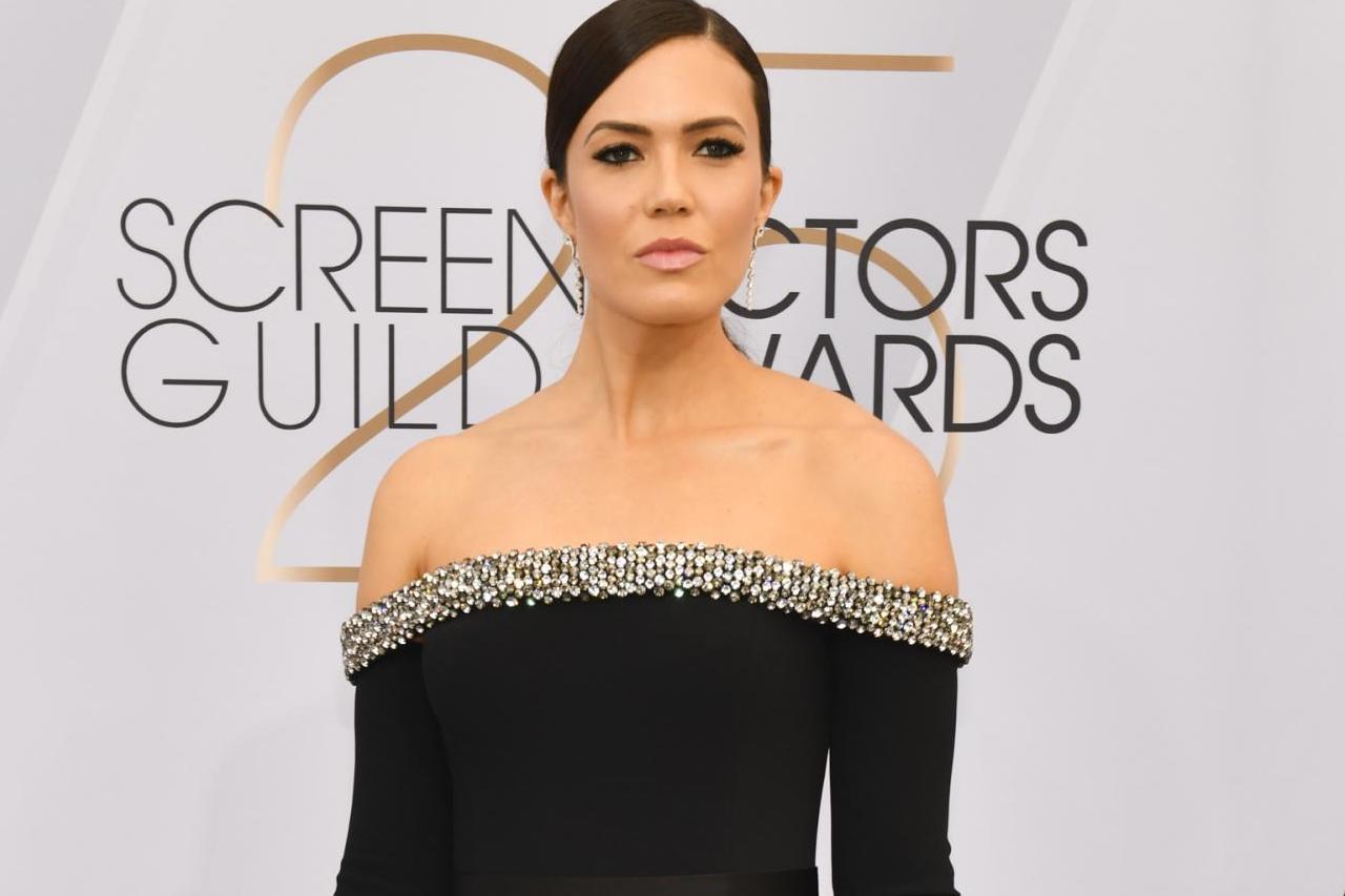 Mandy Moore arrives at the 25th Annual Screen Actors Guild Awards at the The Shrine Auditorium on 27 January, 2019 in Los Angeles, California.
