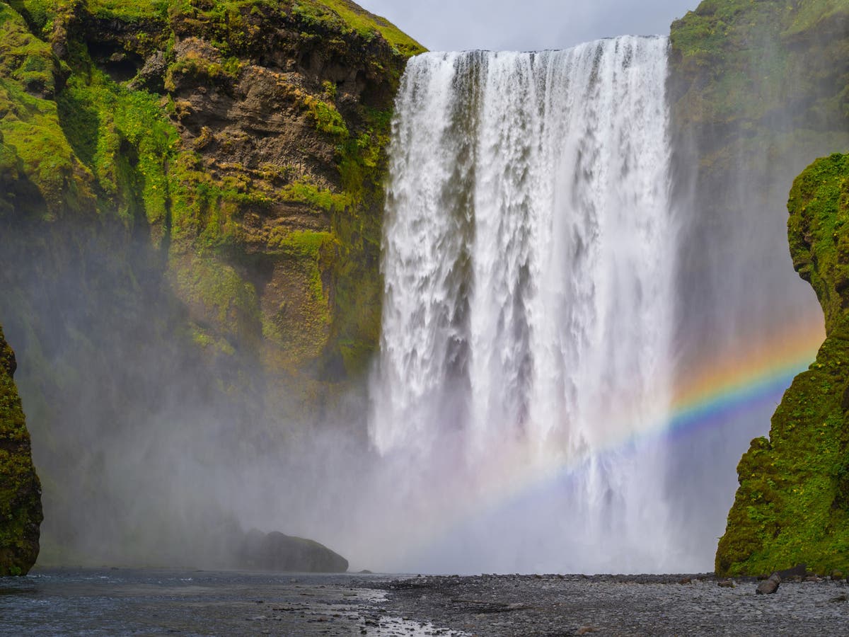 Woman dies while taking selfie at waterfall