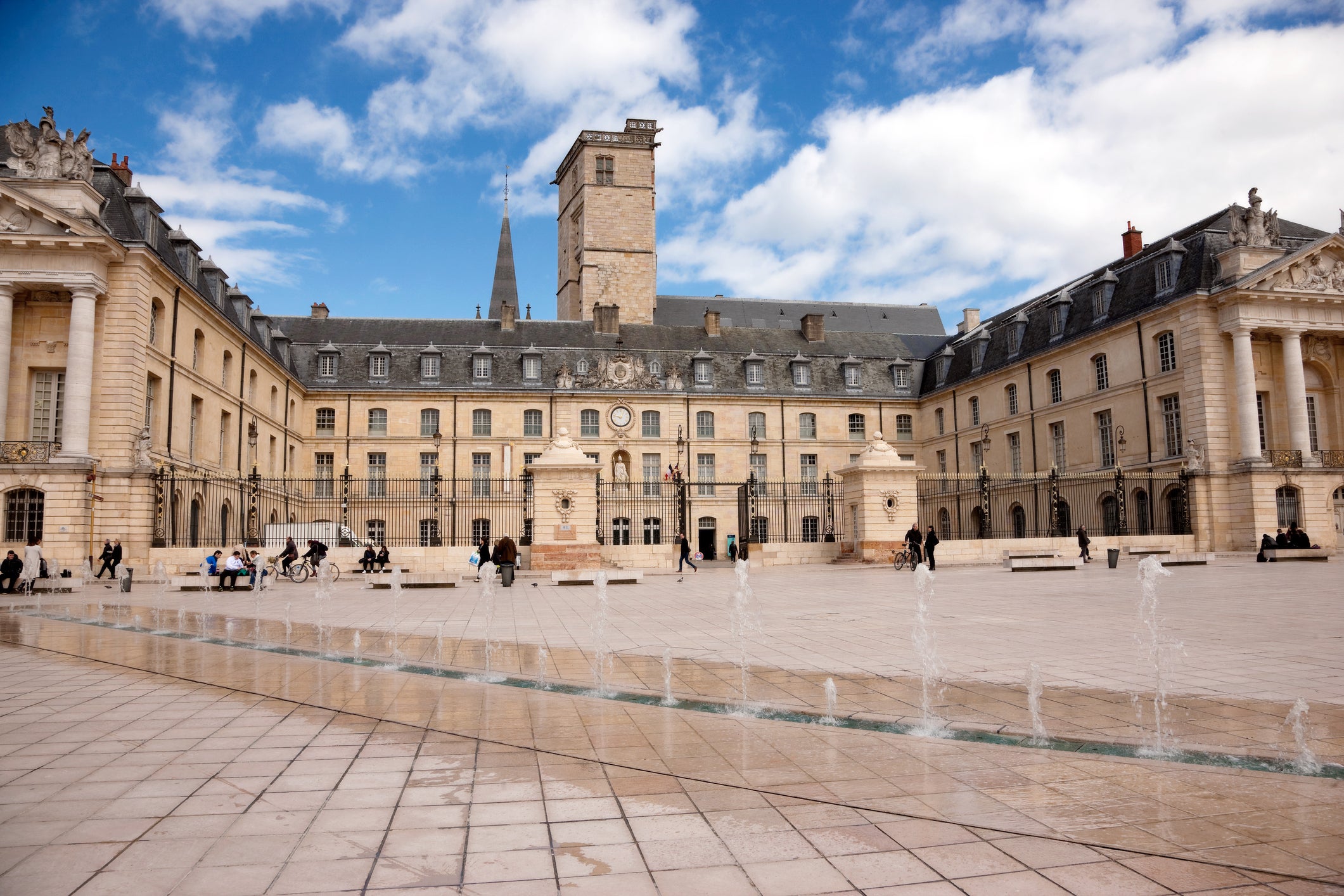 Wander the Place de la Libération (Getty)