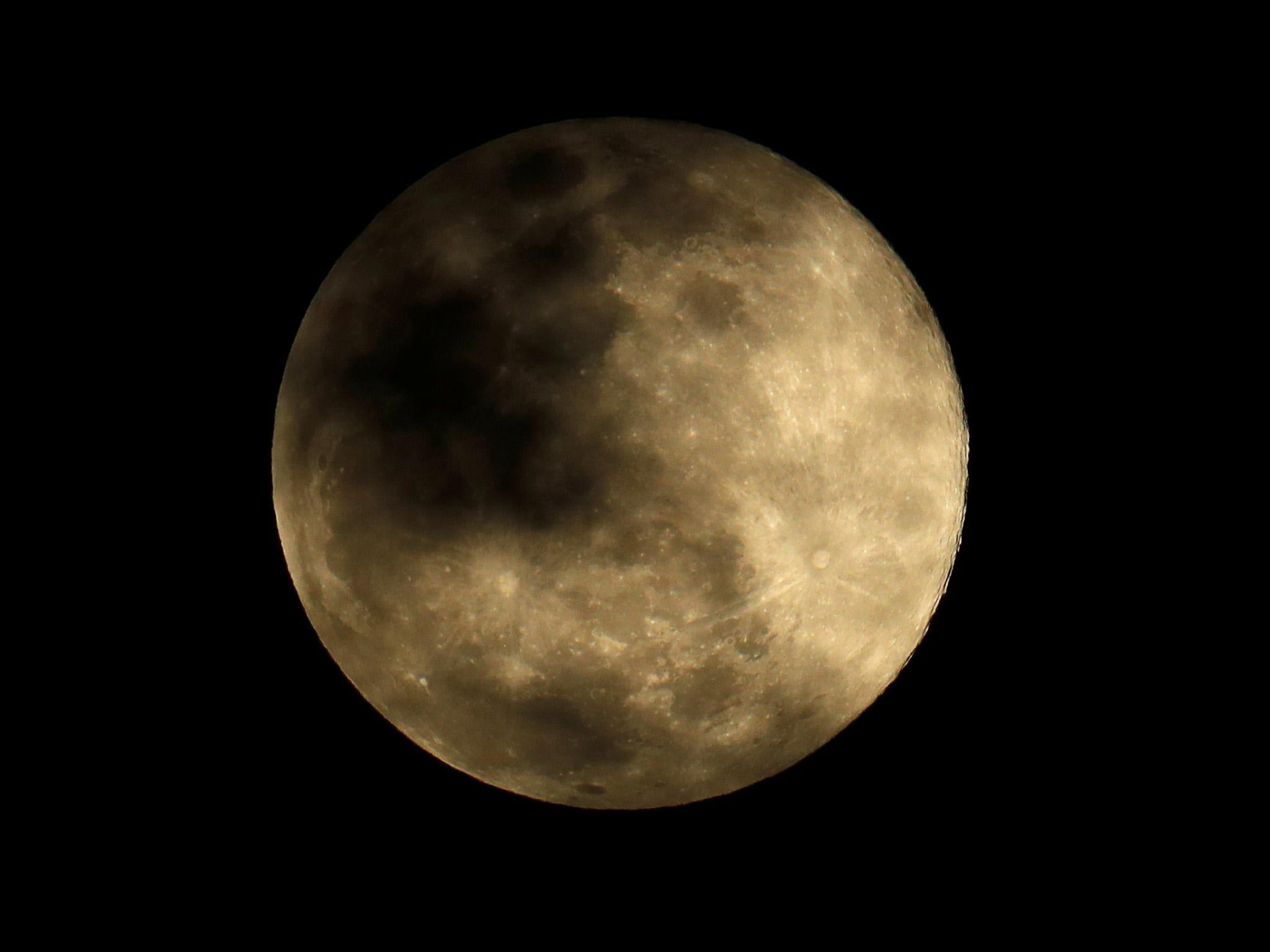 Supermoon 2020 How To See Snow Moon This Weekend The Independent