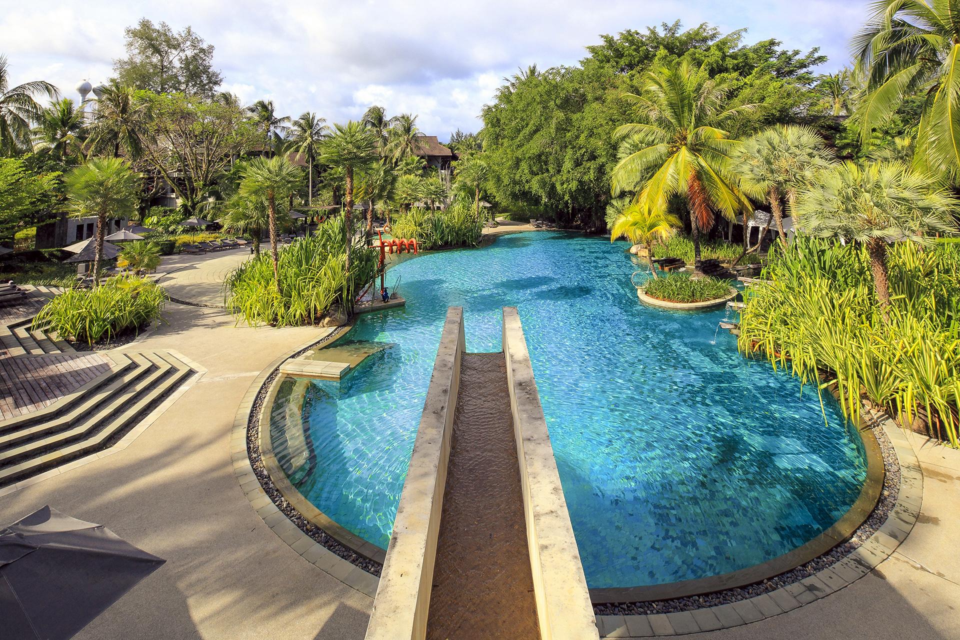 The family pool and fountain at The Slate
<a href="https://www.booking.com/hotel/th/the-slate.en-gb.html?aid=1647697&amp;label=a8832946-gallery" target="_blank" class="body-gallery" data-vars-item-name="GL-8832946-https://www.booking.com/hotel/th/the-slate.en-gb.html?aid=1647697&amp;label=a8832946-gallery" data-vars-event-id="c6">Check availability</a>