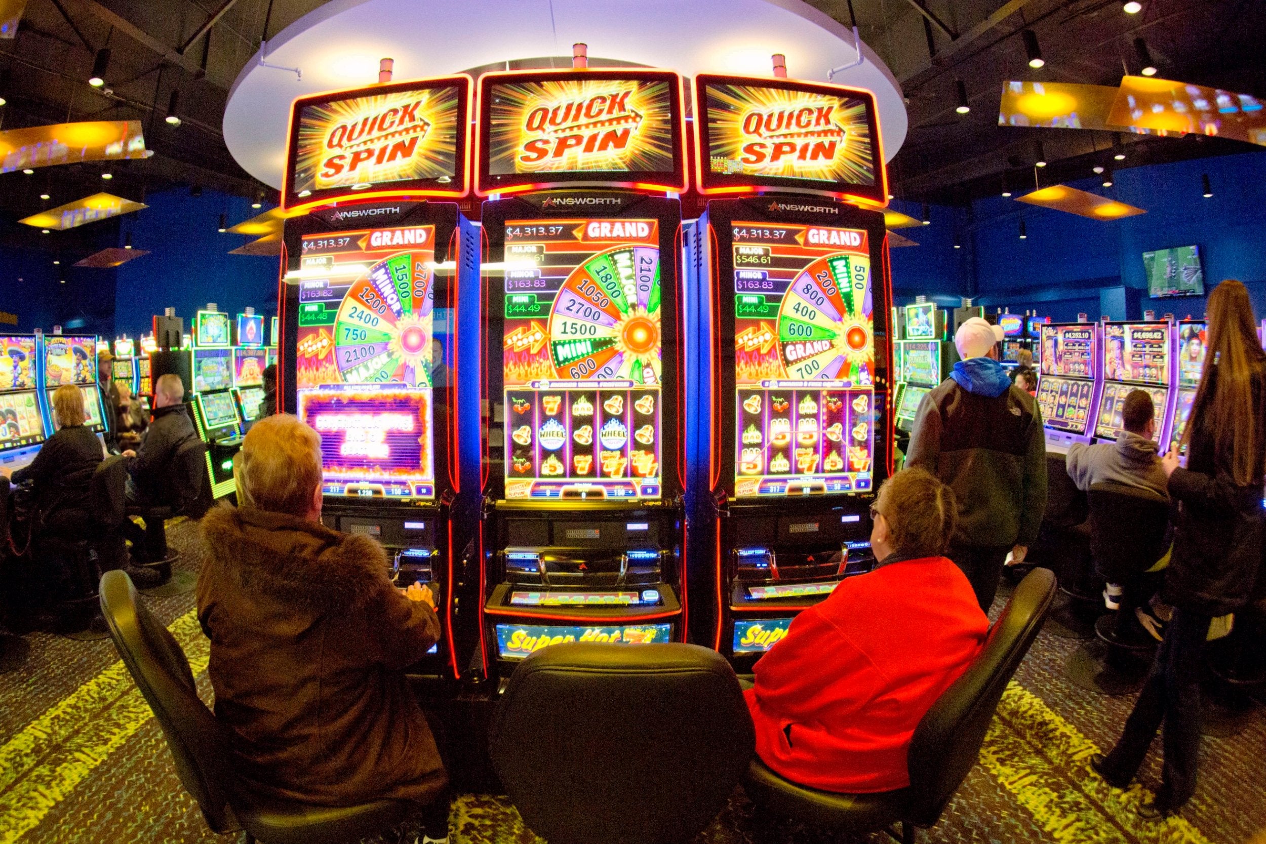 show different type casino slot machines