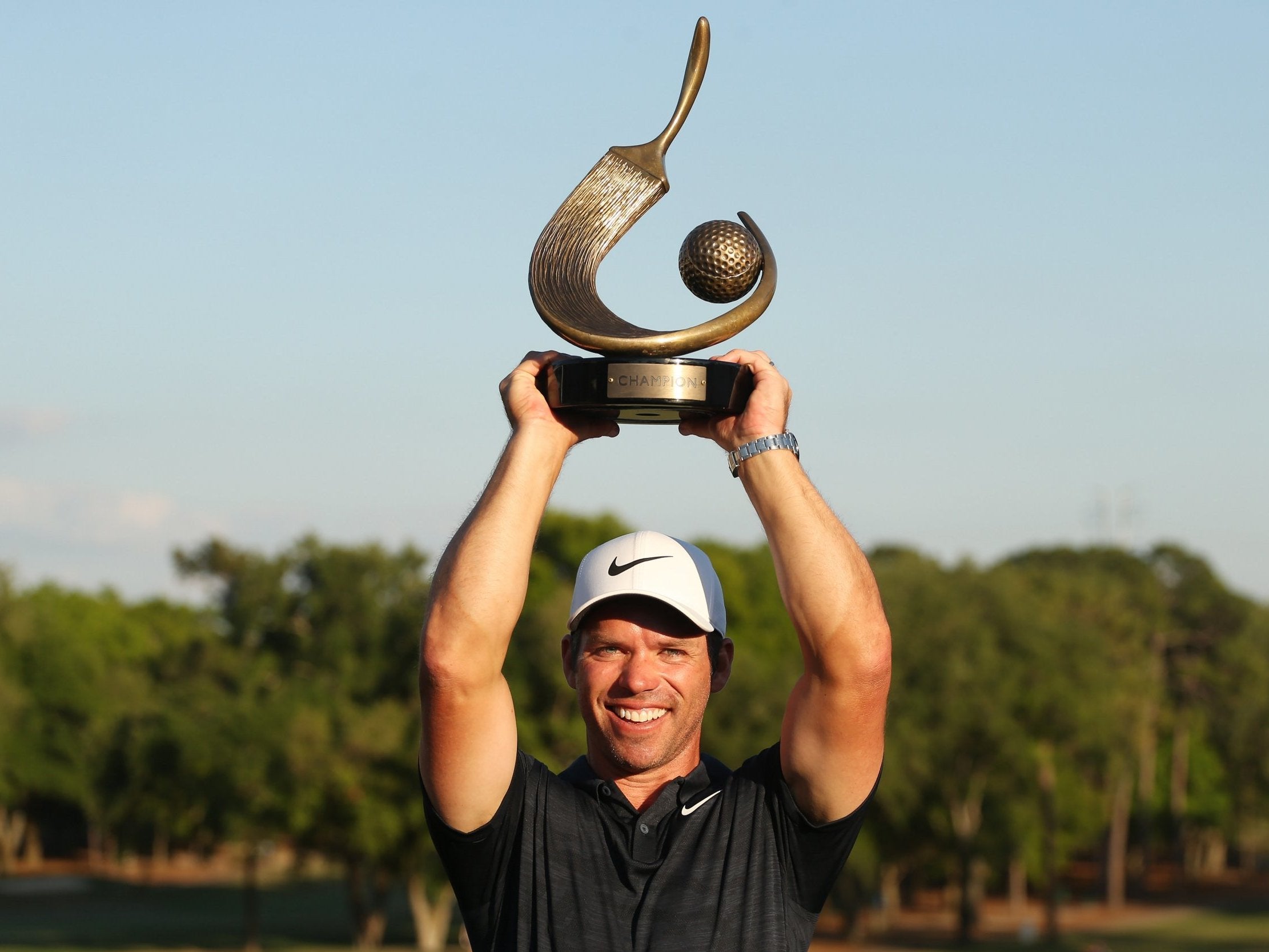 Paul Casey celebrates winning the Valspar Championship for the second consecutive year