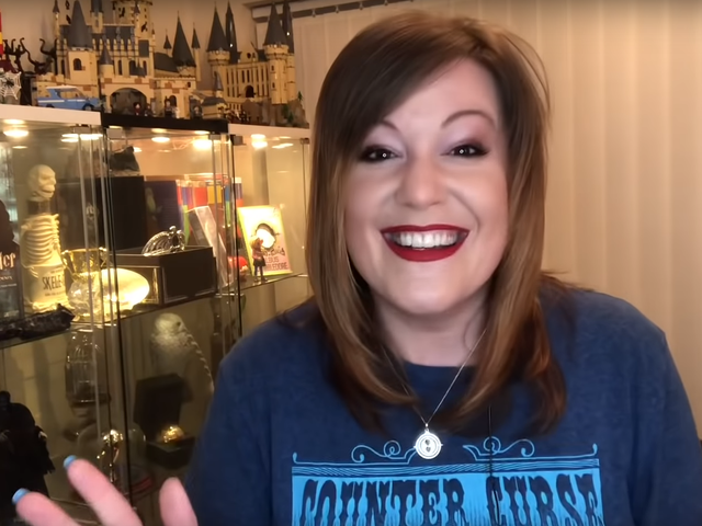 Victoria Maclean achieves world record for biggest Harry Potter memorabilia collection