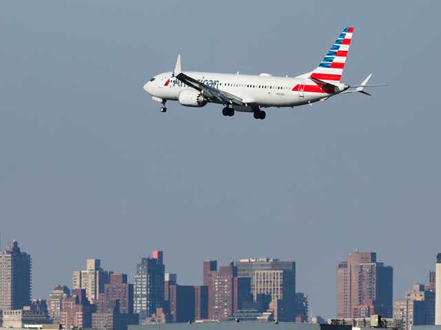 Manufacturers and airlines should be seeking more efficient, safer aircraft