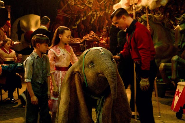 Finley Hobbins, Nico Parker and Colin Farrell in ‘Dumbo’