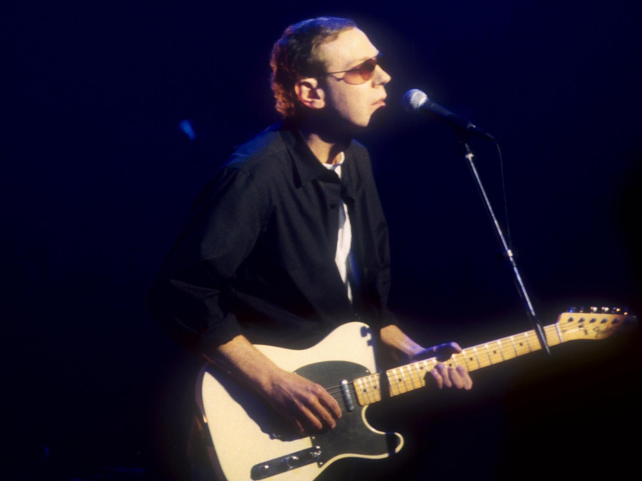 Walker performing on the BBC's ‘Later with Jools Holland’ in May 1997