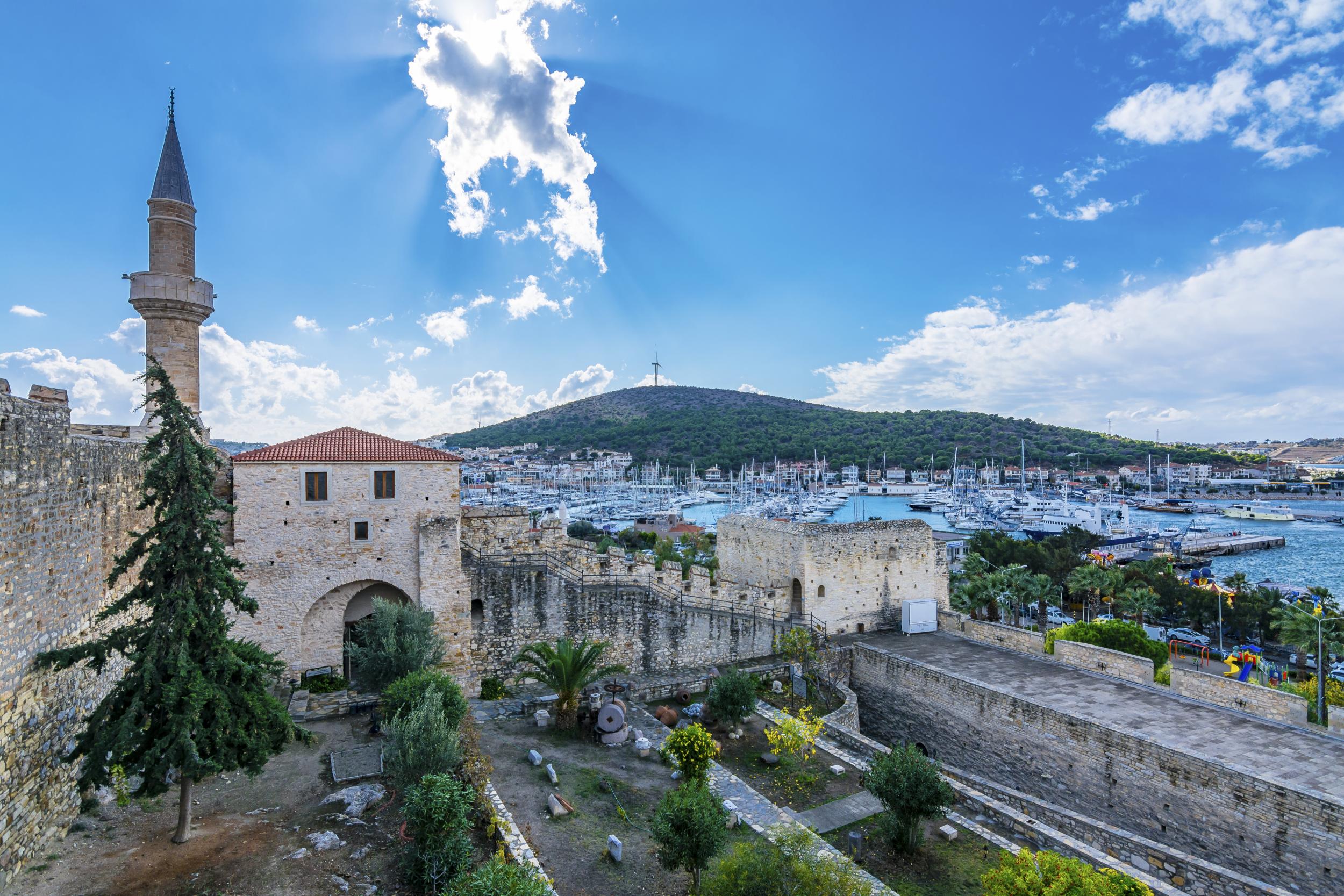 A new ferry service will link Lavrio in Greece with Cesme in Turkey