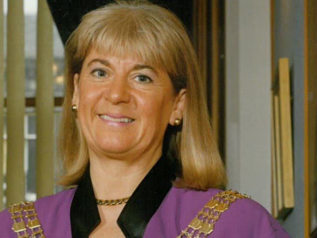 Lindsay was president of the SMTA from 1992 to 1994