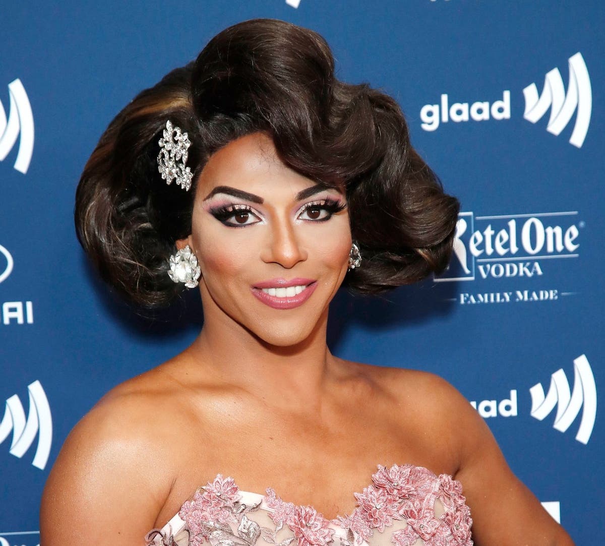 Beyonce gives drag queen Shangela standing ovation for GLAAD awards performance