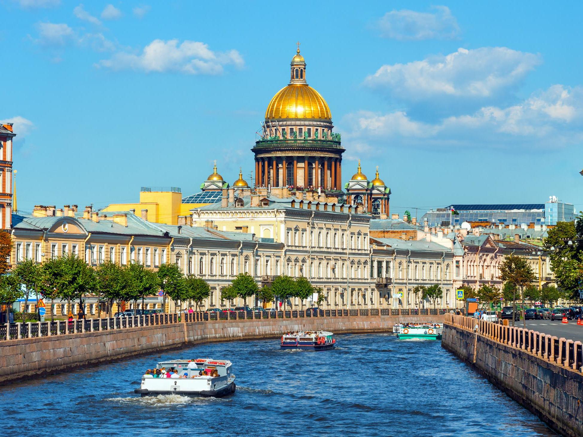 There are lots of bureaux de change in Russia’s eye-catching city St Petersburg
