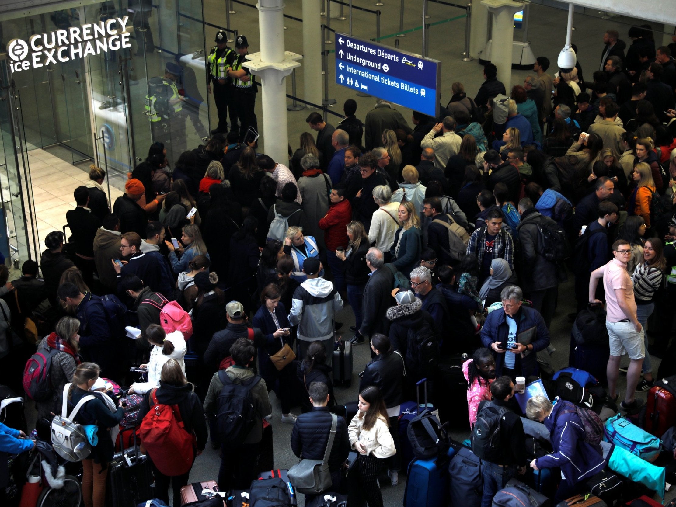 Related video: Pro-Brexit supporters rally outside Parliament on day of 'Brexit betrayal' march