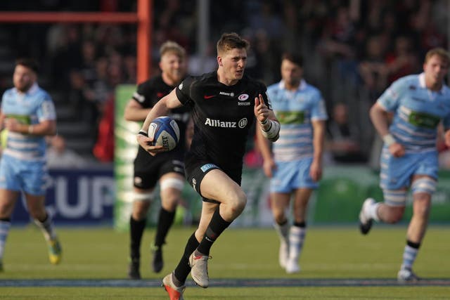 David Strettle on his way to scoring Saracens’ fifth try of the match