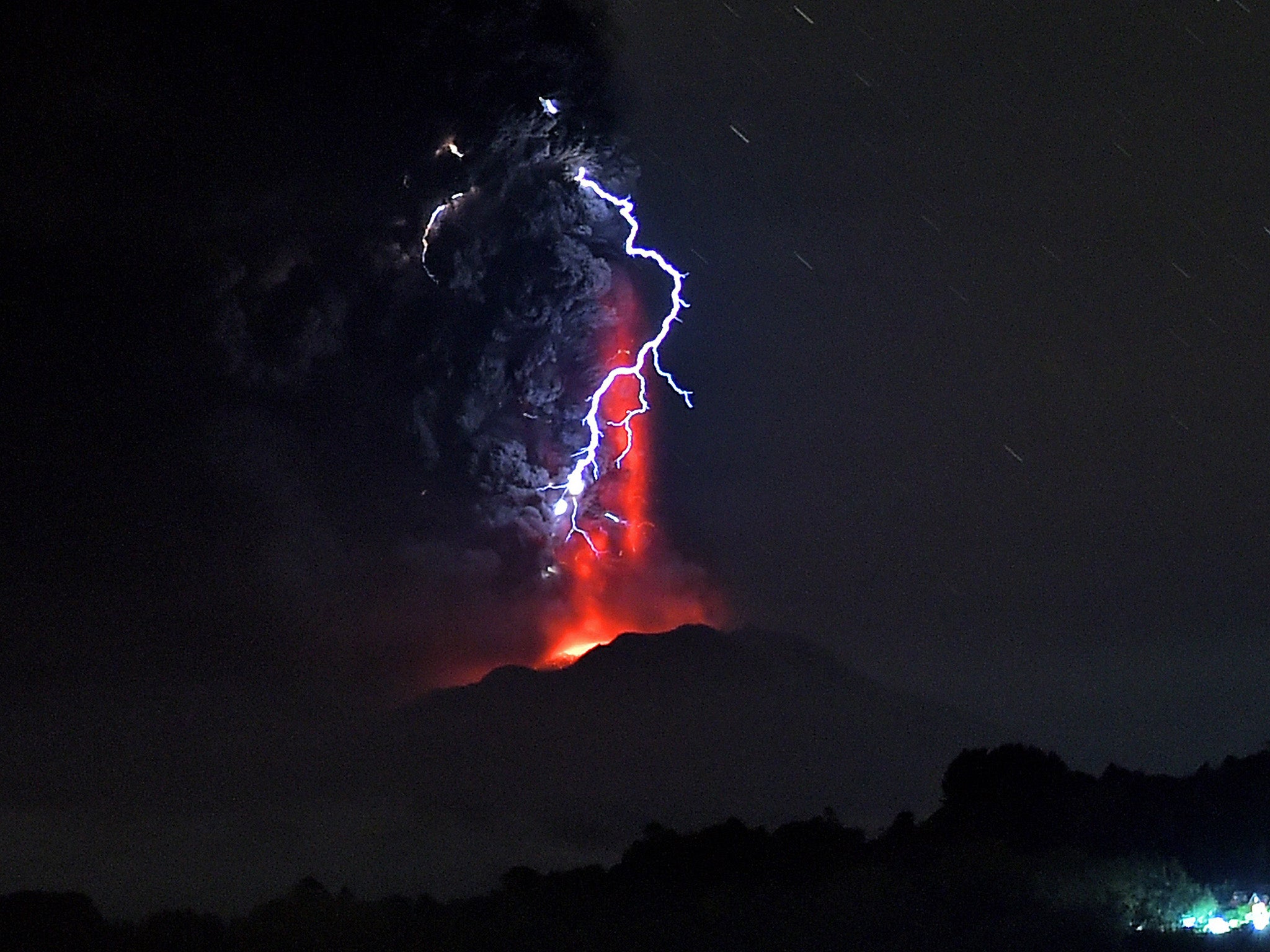 Volcanic lightning can be caused by radioactive gas