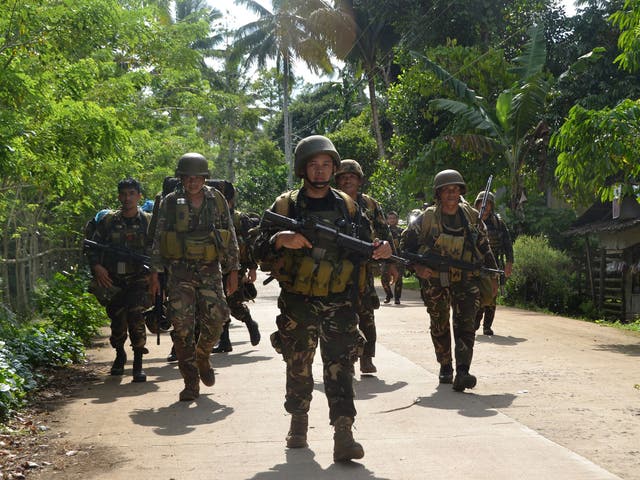 Philippine marines launched an attempt to rescue the hostages from Abu Sayyaf on Simusa island in southern Sulu province