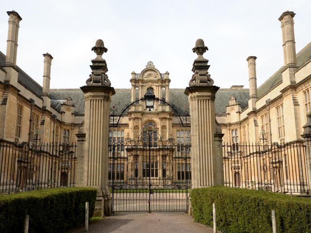 According to research from job website Adzuna, the average Oxford graduate can currently expect to earn £32,374 during their first year out of uni