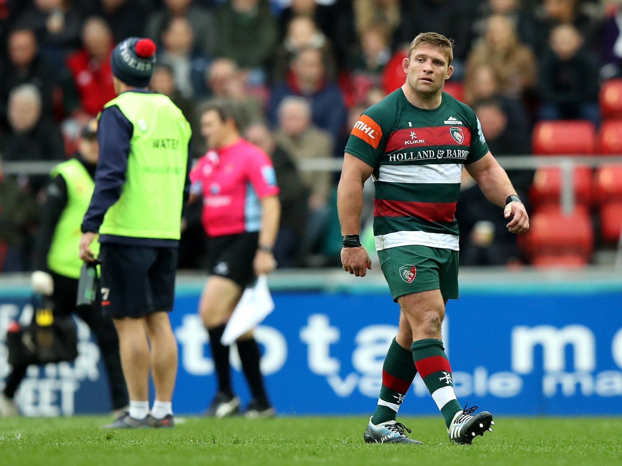 Tom Youngs walks off after being dismissed for a shoulder charge