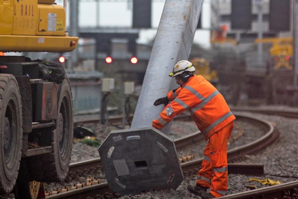 Bank Holiday Trains Chaos Tens Of Thousands To Be Affected By Easter Engineering Work The Independent The Independent