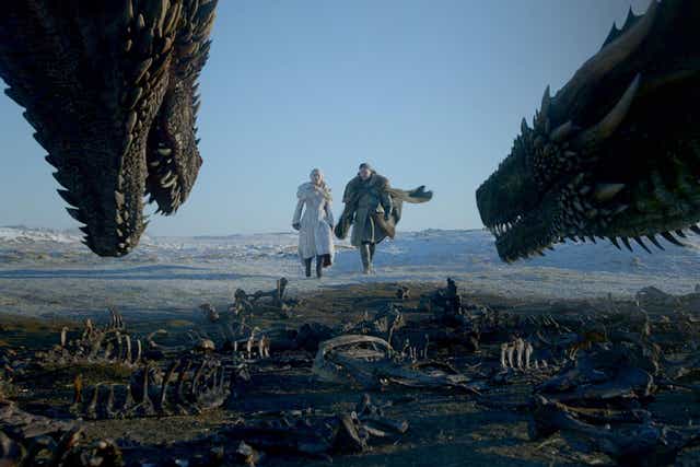 Emilia Clarke and Kit Harington on 'Game of Thrones'