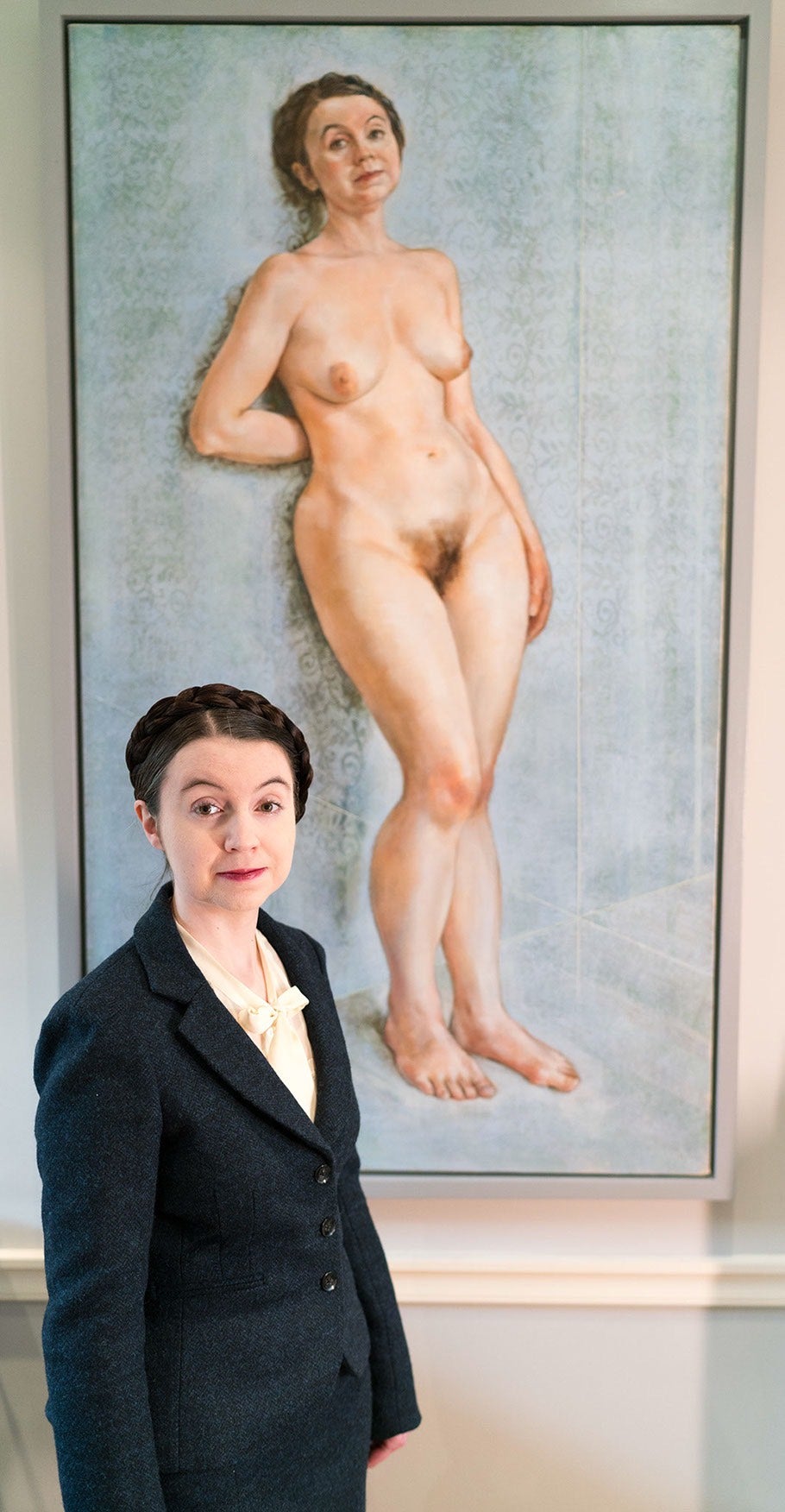 Victoria Bateman with a portrait of her in the nude, painted in 2014