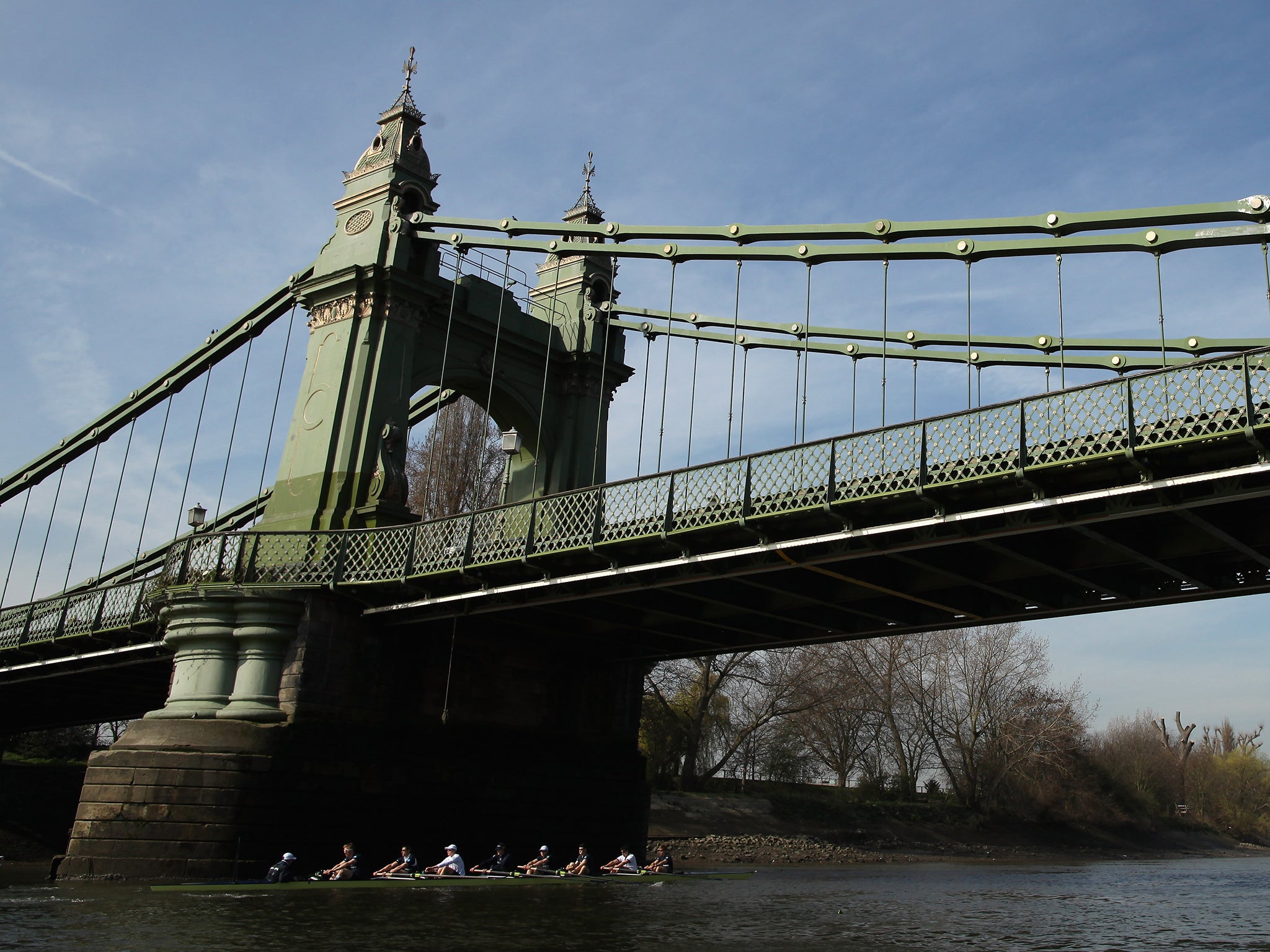 Hammersmith Bridge closed indefinitely due to critical faults