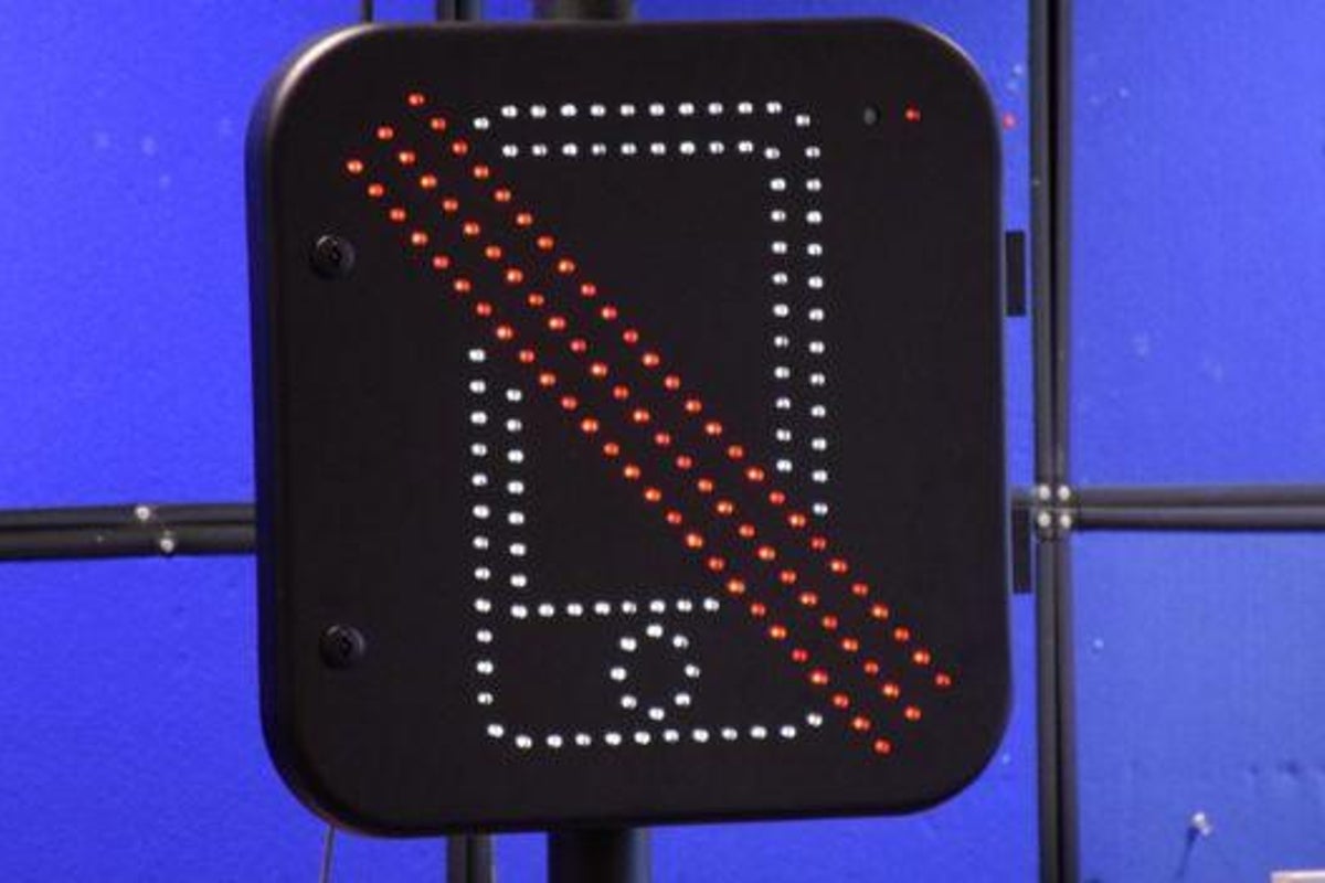 Police device to automatically detect when drivers are using mobile ...