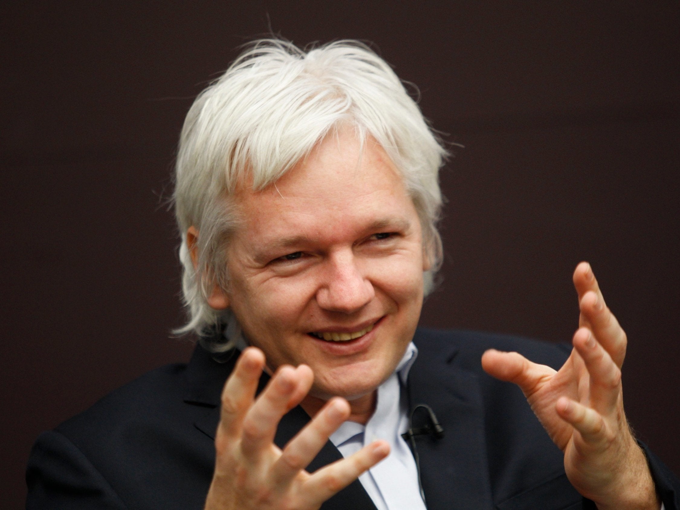 Julian Assange Smeared Faeces On Walls Of Ecuadorian Embassy Interior Minister Claims The Independent The Independent