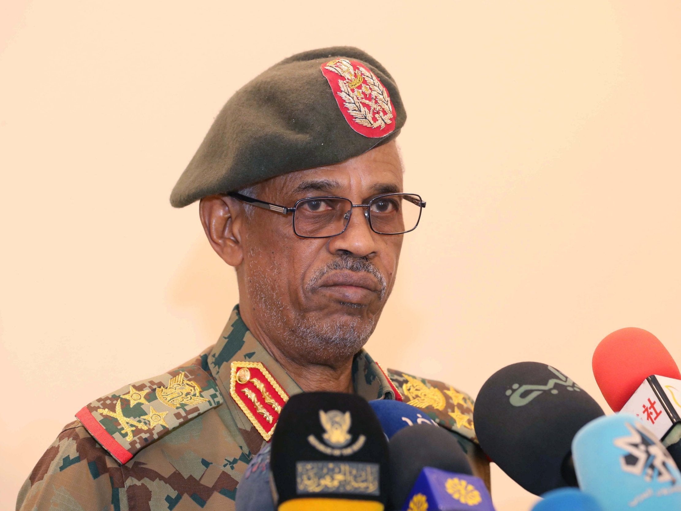 Sudan coup leader Awad Ibn Auf steps down hours after toppling Omar al-Bashir