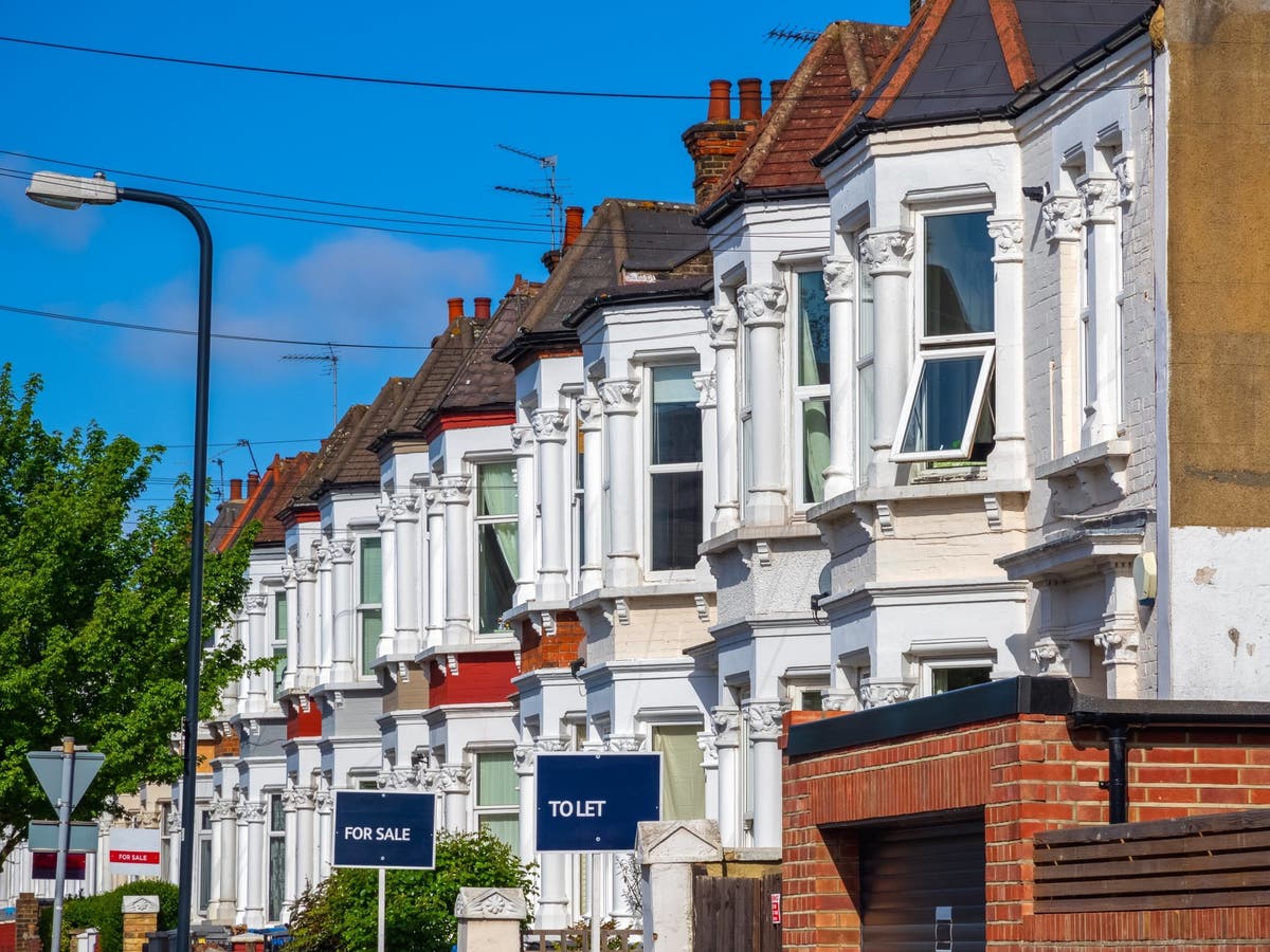 Theresa May pledges to abolish ‘no-fault’ eviction powers for landlords in overhaul of private rental sector